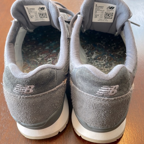 New Balance 696 Grey Suede with Light Pink Details - Picture 3 of 4